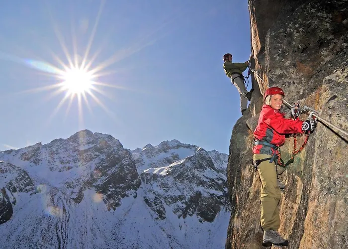 Zum Stubaier Gletscher - Wiesen Dağ evi